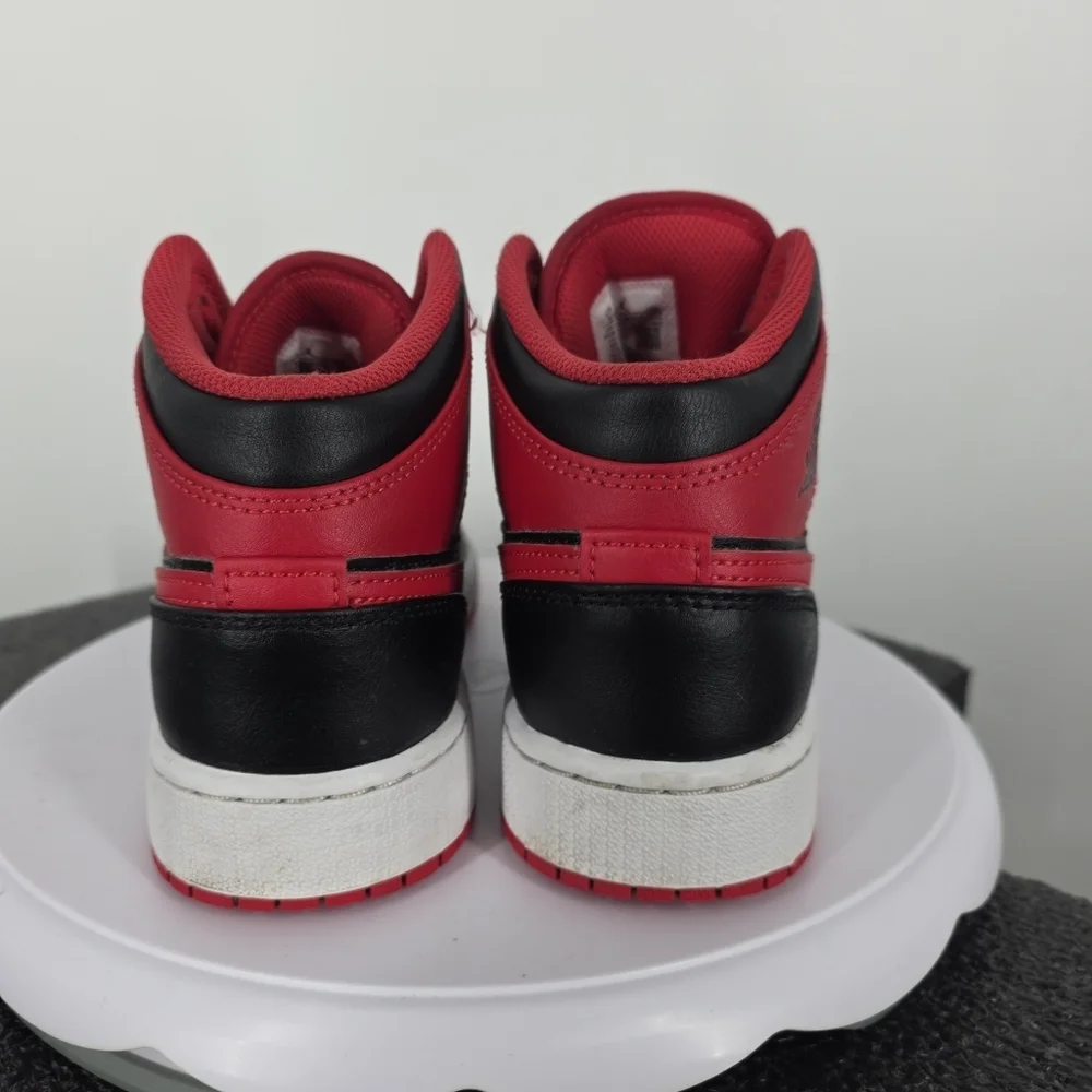 Nike Air Jordan 1 Mid GS Alternate Bred Black Red DQ8423-060 Shoes 5Y Women 6.5